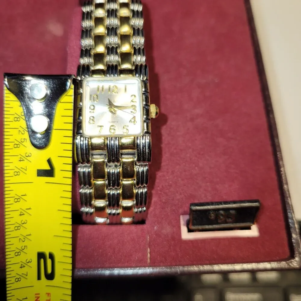 New John Weitz Men's Dress Watch - Never Worn - Gold Tone - New Battery